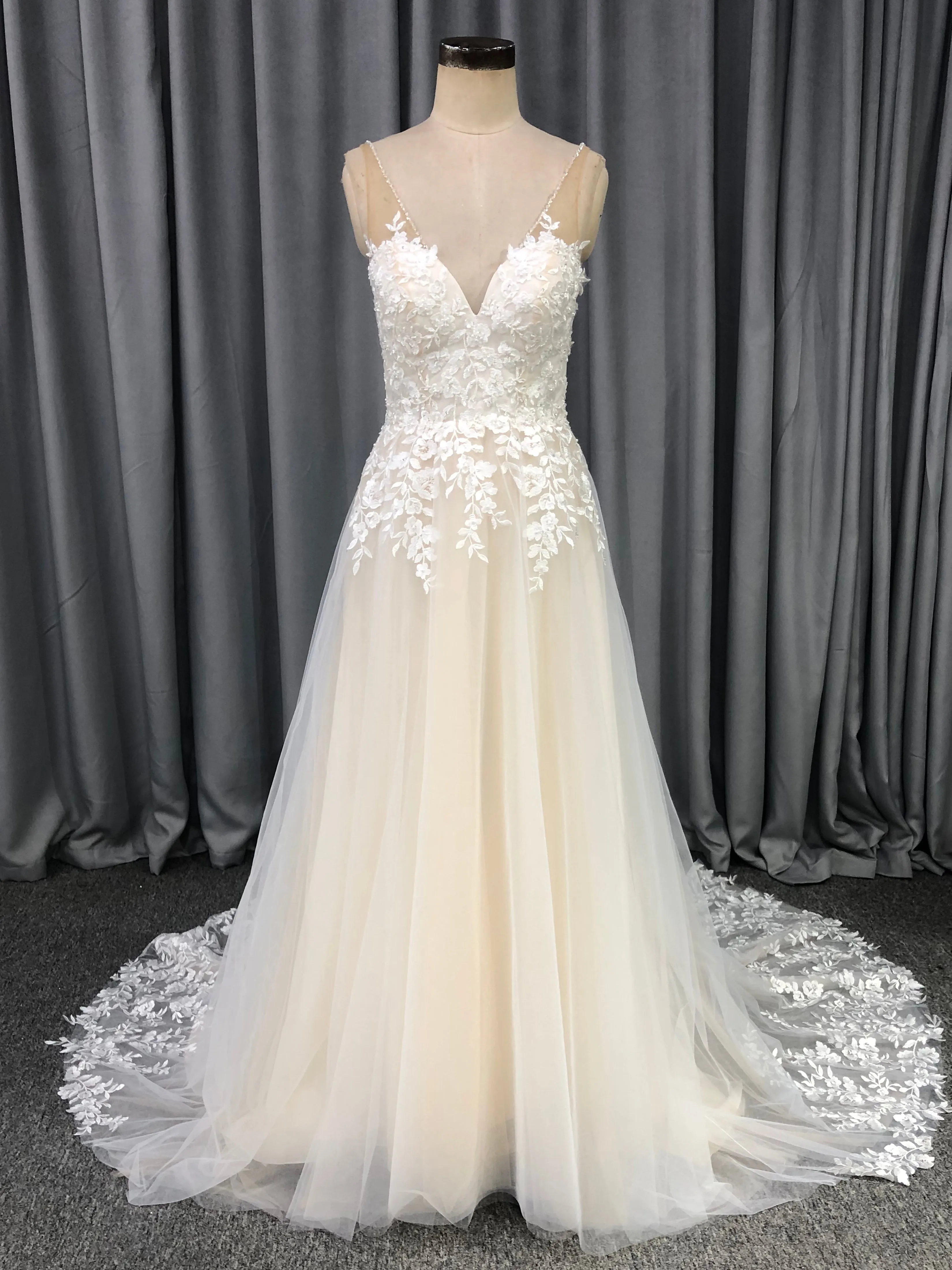 Charmante Robe trapèze cache cœur Dentelle&Tulle Robe de Mariée avec la courte traîne