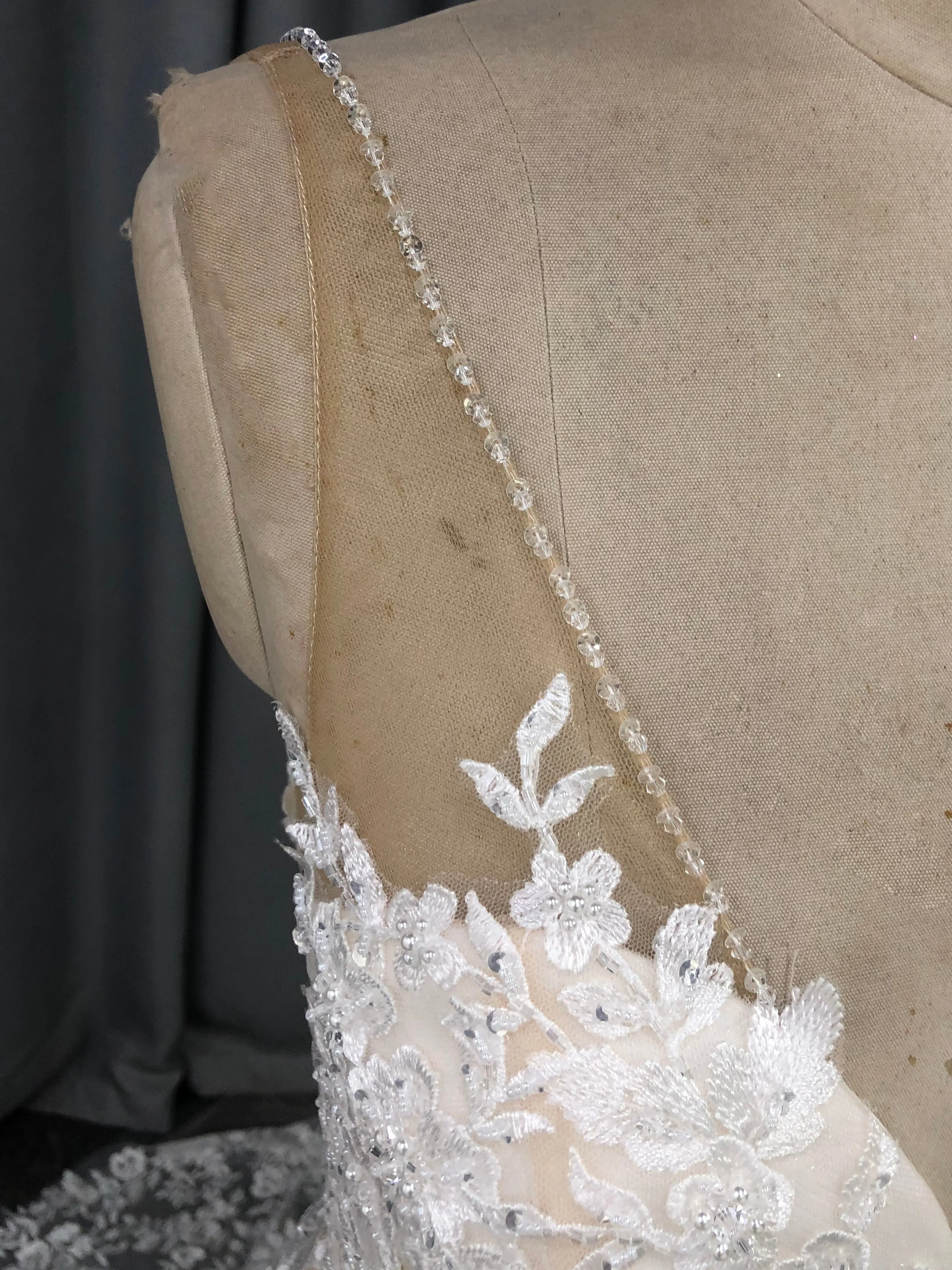 Charmante Robe trapèze cache cœur Dentelle&Tulle Robe de Mariée avec la courte traîne