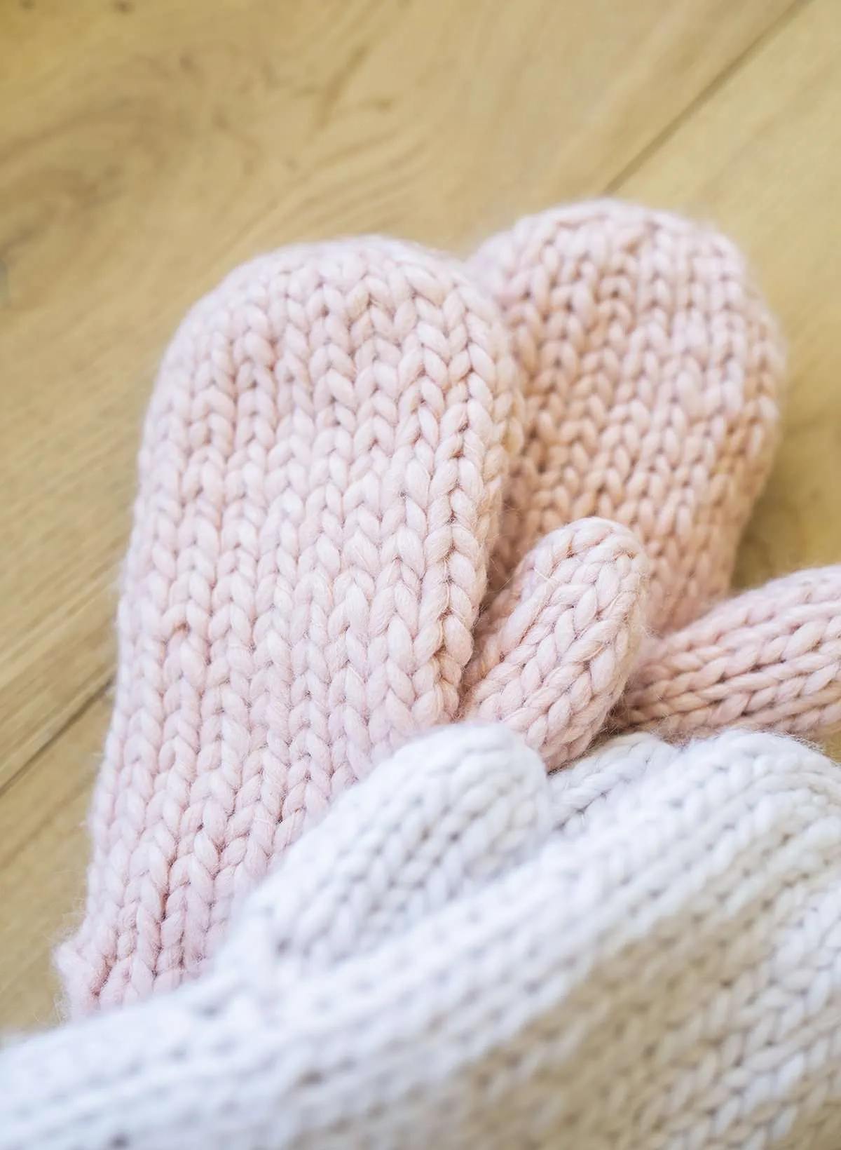 Mango Yarn Mittens