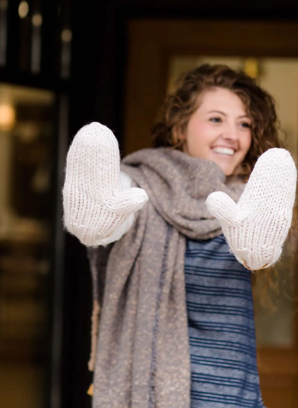 Mango Yarn Mittens