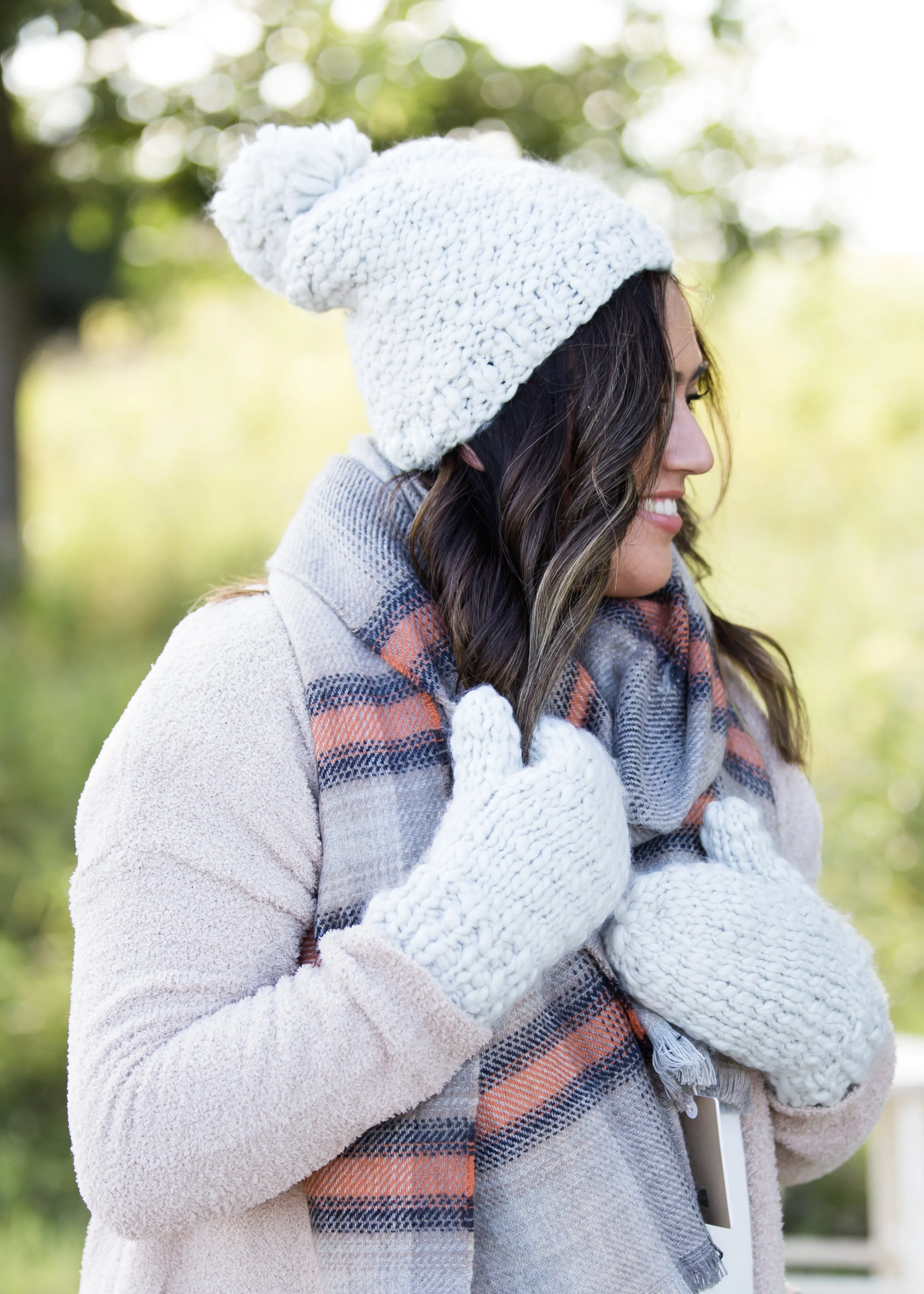 Mango Yarn Pom Hat or Mittens