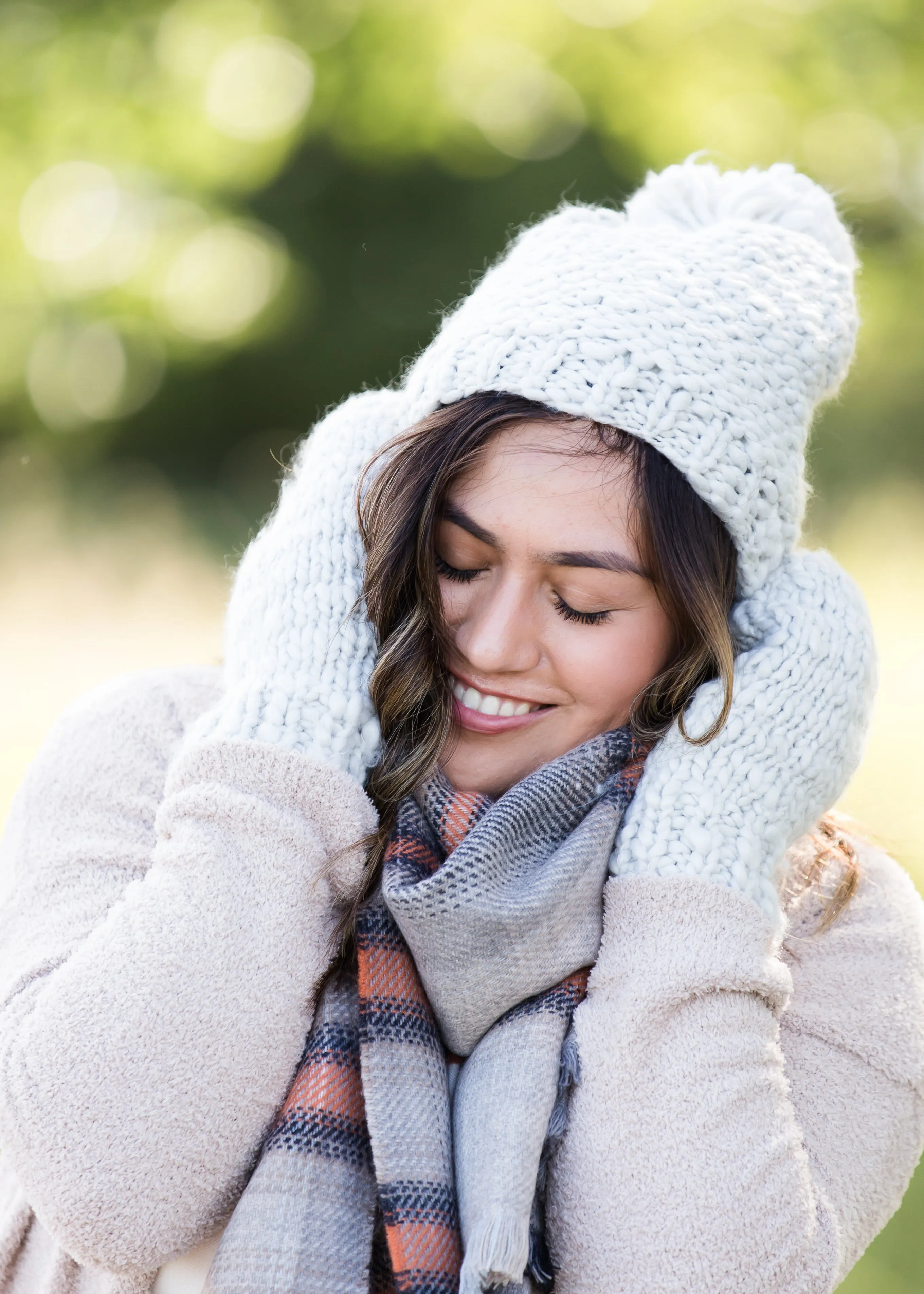 Mango Yarn Pom Hat or Mittens