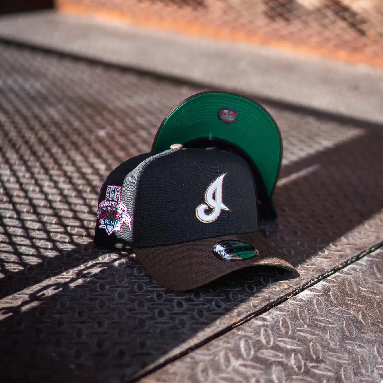 New Era Cleveland Indians 10th Anniversary 9FORTY A-Frame Snapback (Black/Mocha)