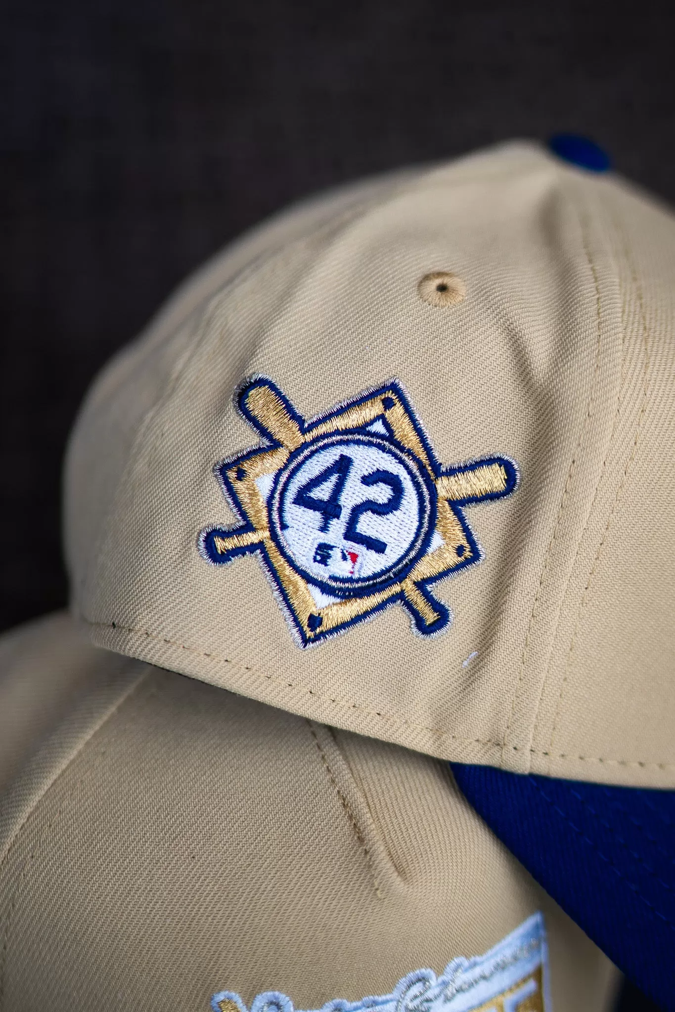 New Era Los Angeles Dodgers Jackie Robinson 9FORTY A-Frame Snapback (Vegas Gold/Blue)