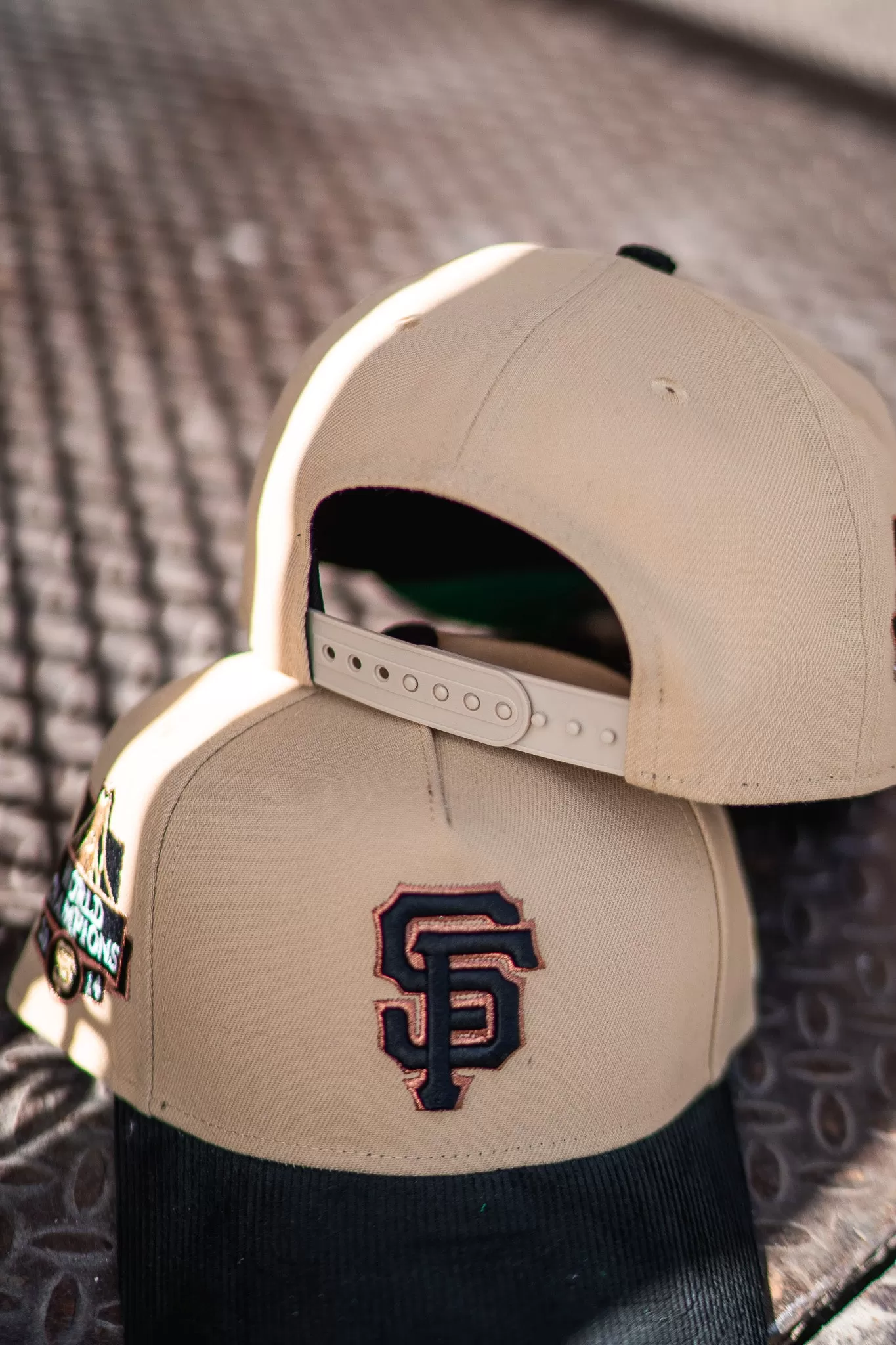 New Era San Francisco Giants 2014 World Champions 9FORTY A-Frame Snapback (Vegas Gold/Black Corduroy)