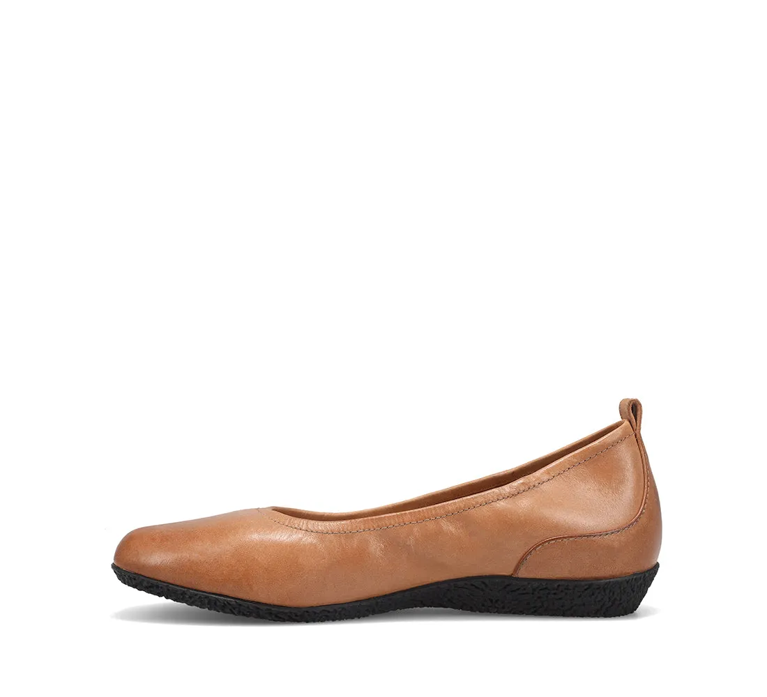 Women's Taos Chit Chat Color: Caramel